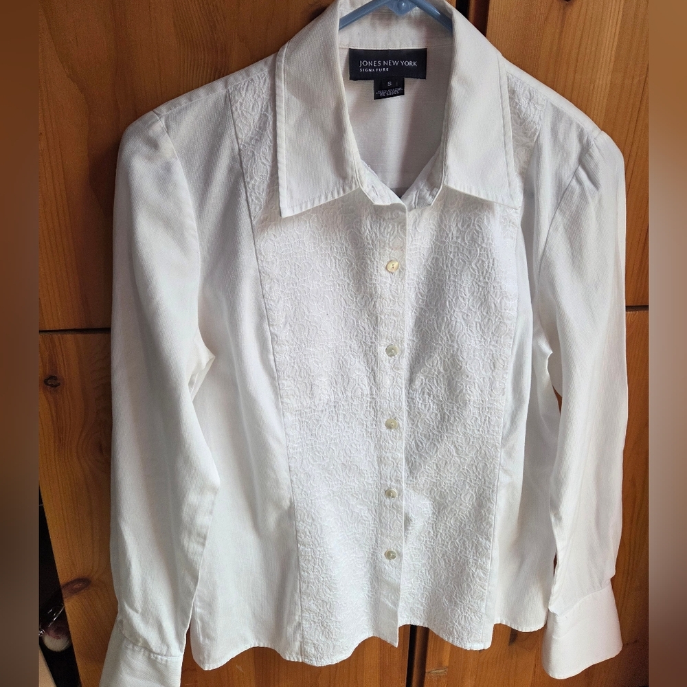 Jones New York Women's White Cotton Button Up Shirt With Embroidery Small